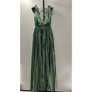 Elegant Green Evening Gown